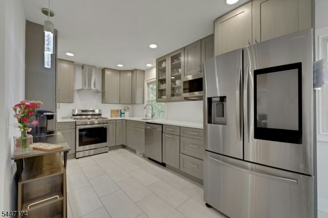 9 Brookstone Cir, Parsippany-troy Hills Twp., NJ 07950