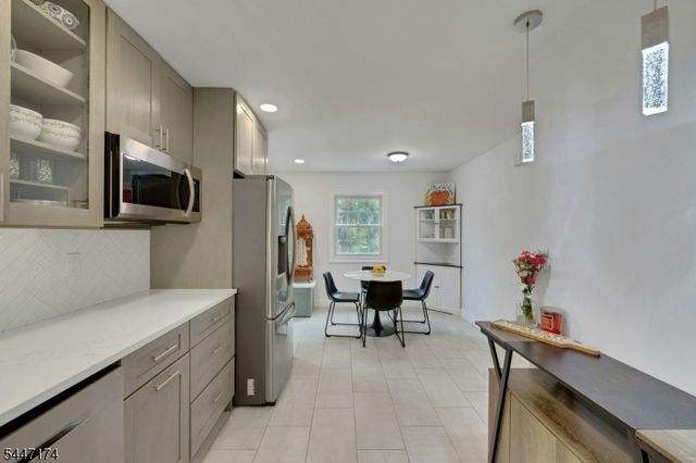 9 Brookstone Cir, Parsippany-troy Hills Twp., NJ 07950