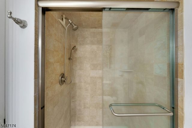 9 Brookstone Cir, Parsippany-troy Hills Twp., NJ 07950