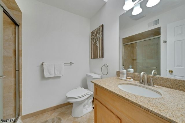 9 Brookstone Cir, Parsippany-troy Hills Twp., NJ 07950