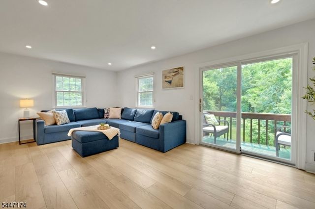 9 Brookstone Cir, Parsippany-troy Hills Twp., NJ 07950