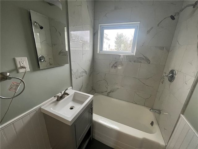 25 Tenth Street 2, East Providence, RI 02914