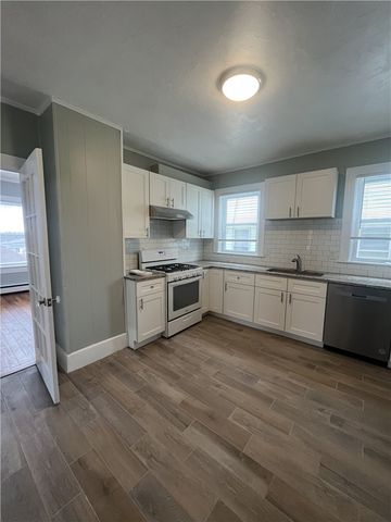 25 Tenth Street 2, East Providence, RI 02914