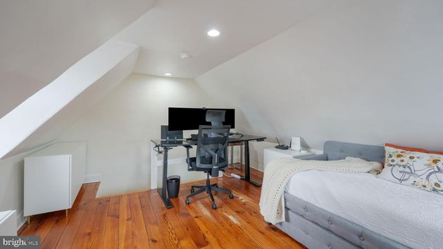 18 PENN ST, Newtown, PA 18940