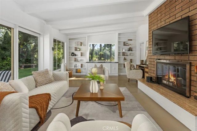 444 Oneida Drive, Pasadena, CA 91107
