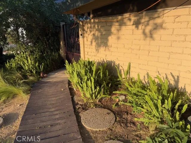 444 Oneida Drive, Pasadena, CA 91107