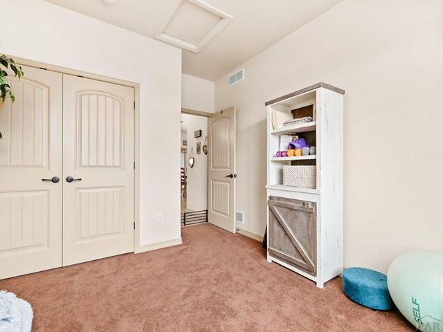 2309 Meadowlark Ln, Pueblo, CO 81008