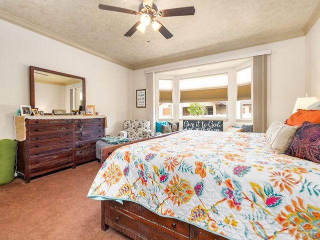 2309 Meadowlark Ln, Pueblo, CO 81008