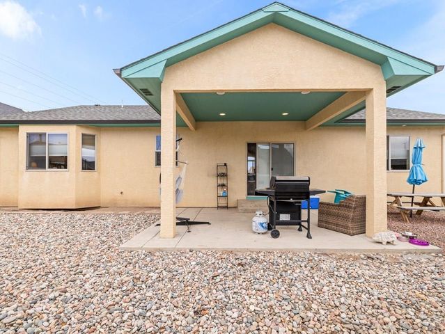 2309 Meadowlark Ln, Pueblo, CO 81008