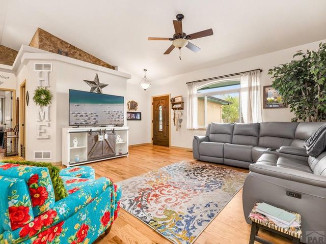 2309 Meadowlark Ln, Pueblo, CO 81008