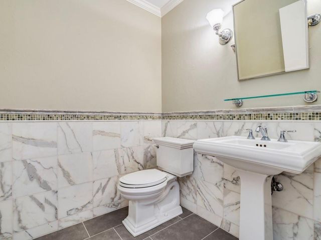 404 Almarion DR, Austin, TX 78746