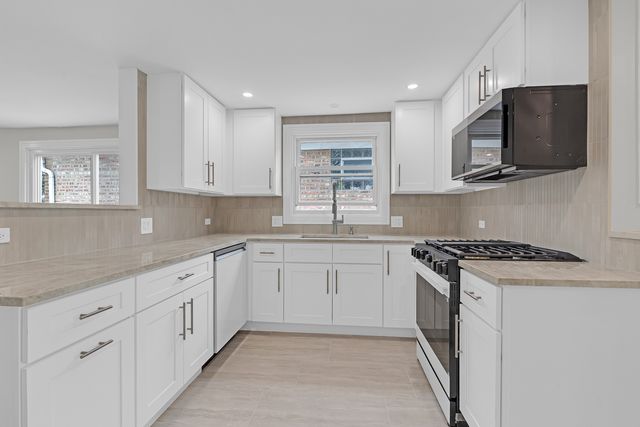 5505 N Nagle Avenue, Chicago, IL 60630