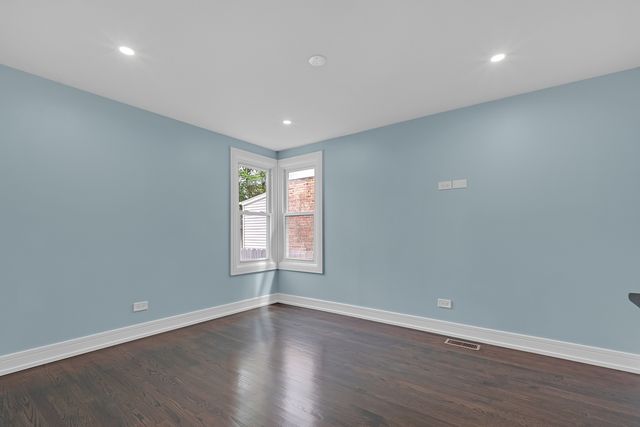 5505 N Nagle Avenue, Chicago, IL 60630