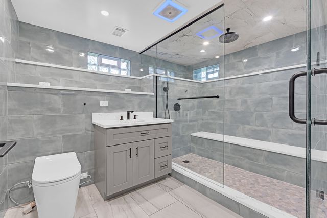 5505 N Nagle Avenue, Chicago, IL 60630