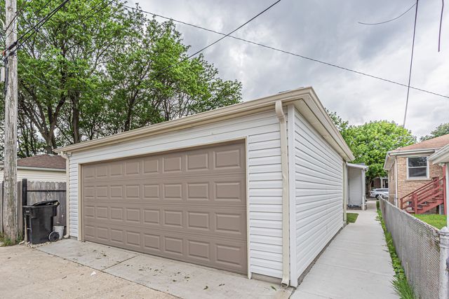 5505 N Nagle Avenue, Chicago, IL 60630