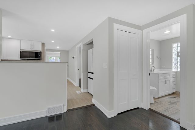 5505 N Nagle Avenue, Chicago, IL 60630