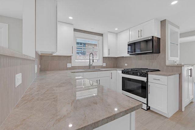 5505 N Nagle Avenue, Chicago, IL 60630