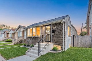 5505 N Nagle Avenue, Chicago, IL 60630