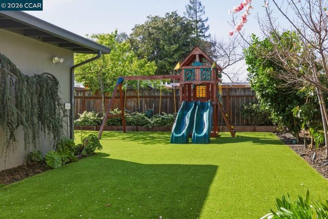 625 Bernal Ave, Sunnyvale, CA 94085