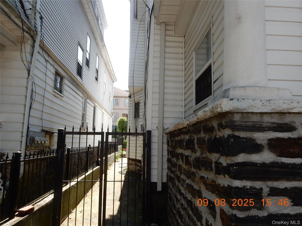 342 S 2nd Avenue, Mount Vernon, NY 10550 — photo 3