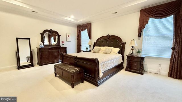 38 INVERNESS DR, Kendall Park, NJ 08824