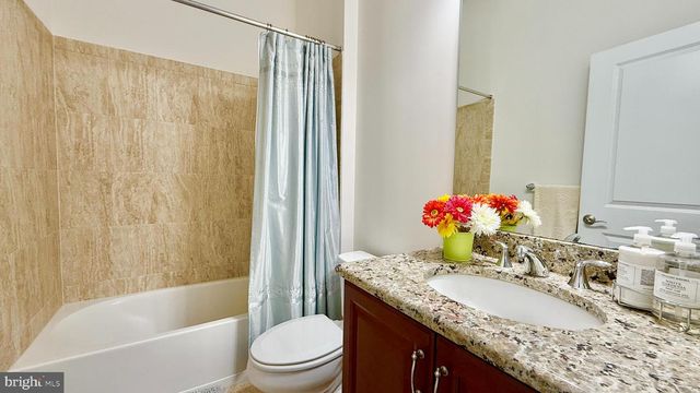 38 INVERNESS DR, Kendall Park, NJ 08824