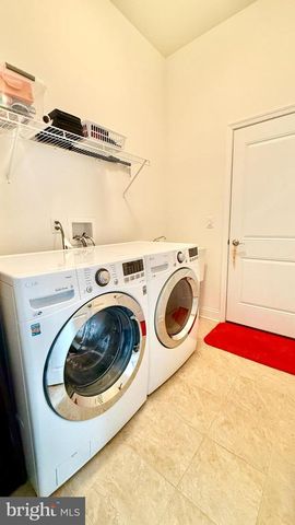 38 INVERNESS DR, Kendall Park, NJ 08824