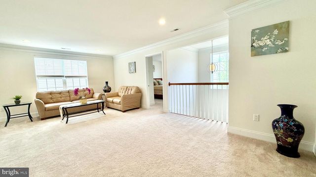 38 INVERNESS DR, Kendall Park, NJ 08824