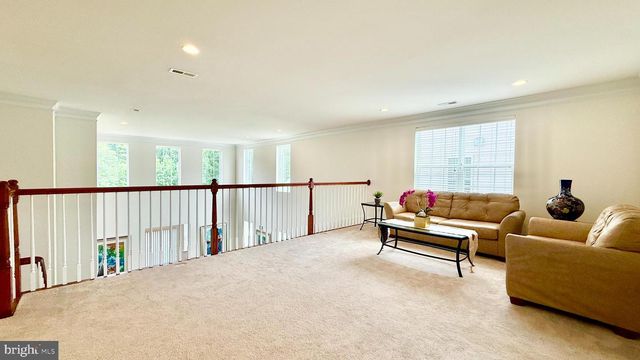 38 INVERNESS DR, Kendall Park, NJ 08824