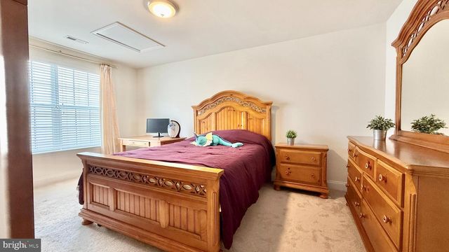 38 INVERNESS DR, Kendall Park, NJ 08824