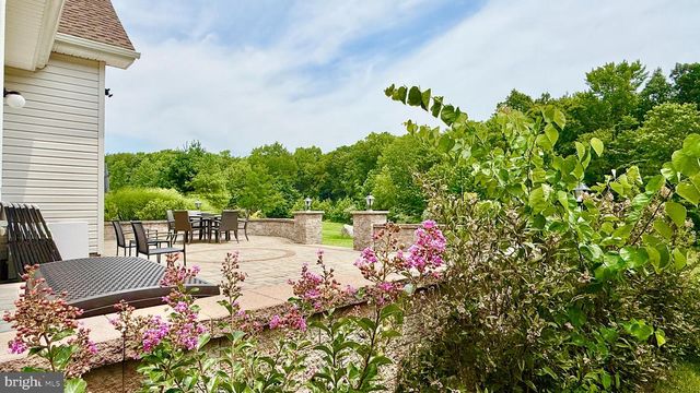 38 INVERNESS DR, Kendall Park, NJ 08824