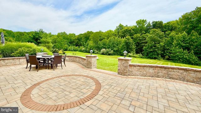 38 INVERNESS DR, Kendall Park, NJ 08824
