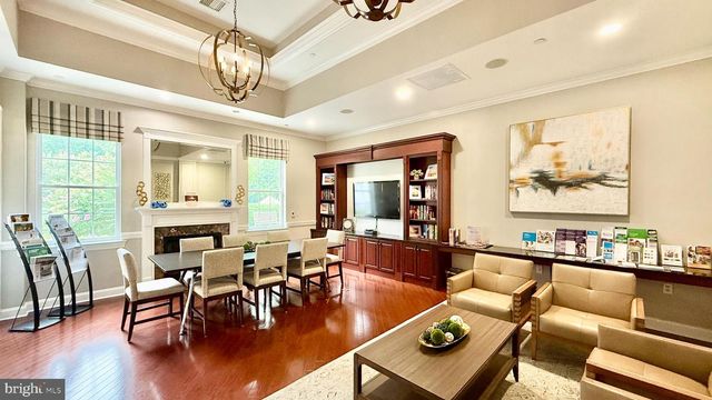 38 INVERNESS DR, Kendall Park, NJ 08824