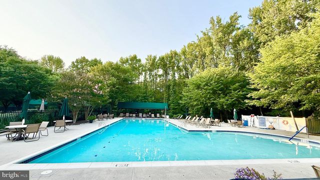 38 INVERNESS DR, Kendall Park, NJ 08824