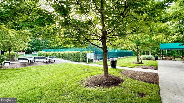 38 INVERNESS DR, Kendall Park, NJ 08824