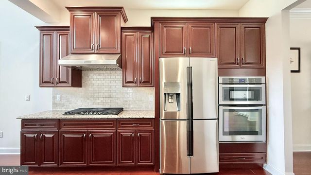 38 INVERNESS DR, Kendall Park, NJ 08824