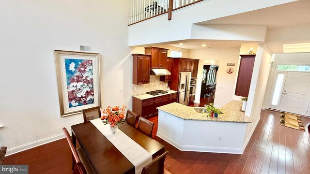 38 INVERNESS DR, Kendall Park, NJ 08824