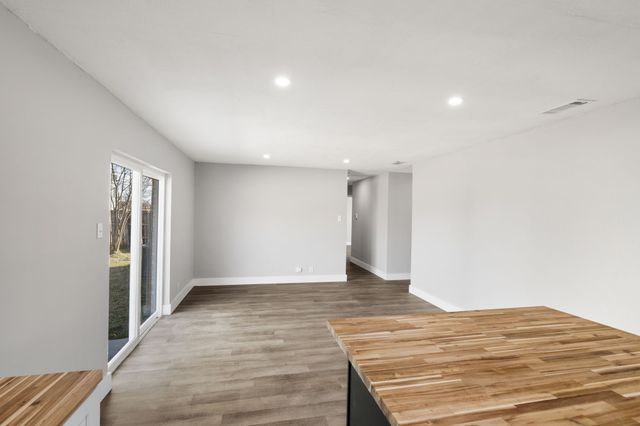 124 Bluebird Circle, Denton, TX 76209