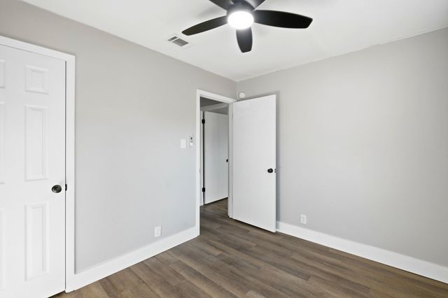 124 Bluebird Circle, Denton, TX 76209