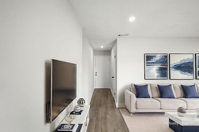 124 Bluebird Circle, Denton, TX 76209