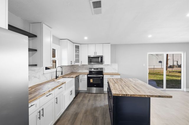 124 Bluebird Circle, Denton, TX 76209