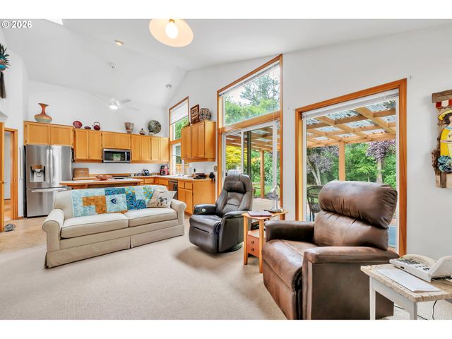 3959 EDDYSTONE Pl, Eugene, OR 97404