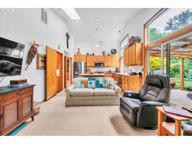 3959 EDDYSTONE Pl, Eugene, OR 97404