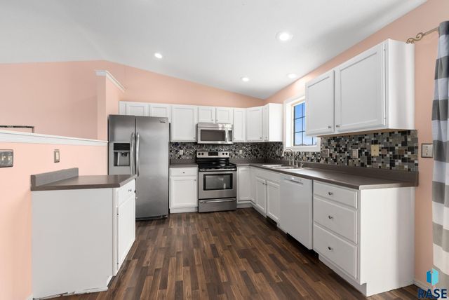 7825 W Stoney Creek St Street, Sioux Falls, SD 57106