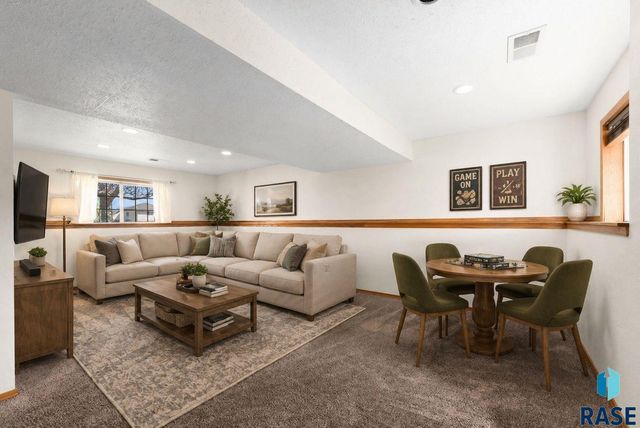 7825 W Stoney Creek St Street, Sioux Falls, SD 57106