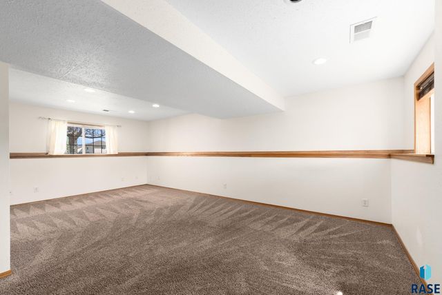 7825 W Stoney Creek St Street, Sioux Falls, SD 57106