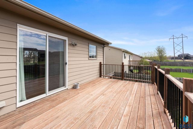 7825 W Stoney Creek St Street, Sioux Falls, SD 57106