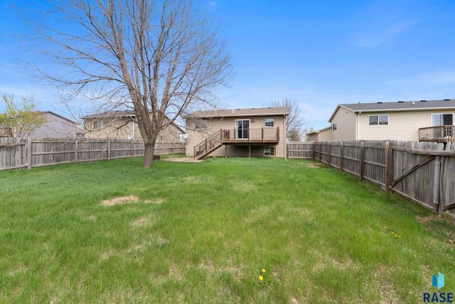 7825 W Stoney Creek St Street, Sioux Falls, SD 57106