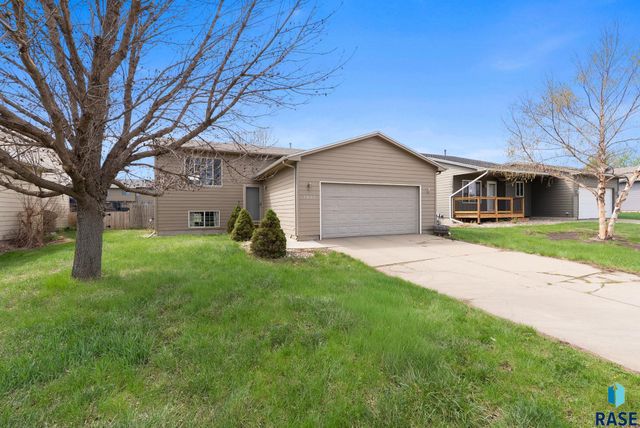 7825 W Stoney Creek St Street, Sioux Falls, SD 57106