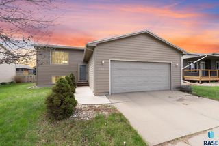7825 W Stoney Creek St Street, Sioux Falls, SD 57106